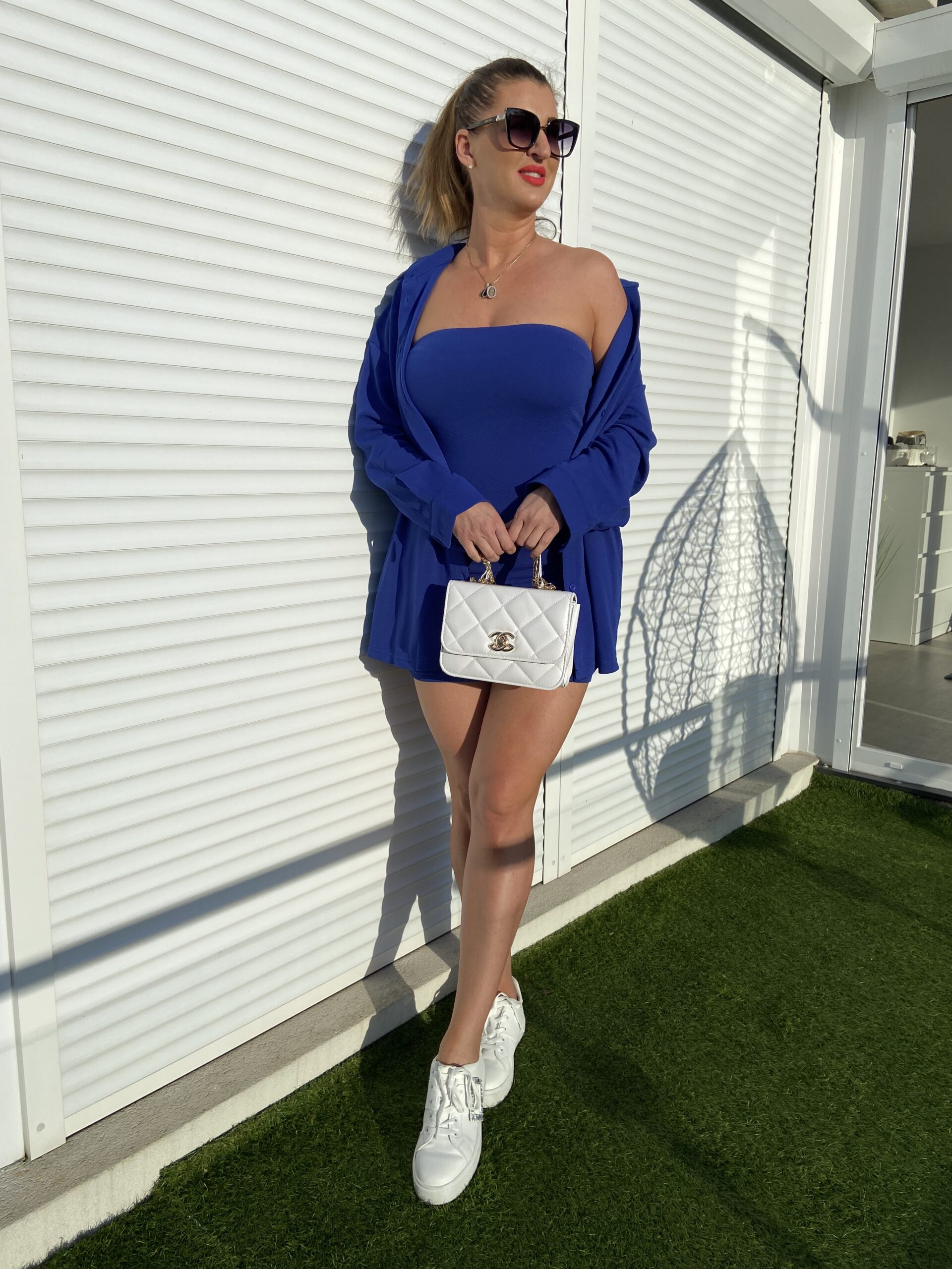 Kék ruha ing kabátkával